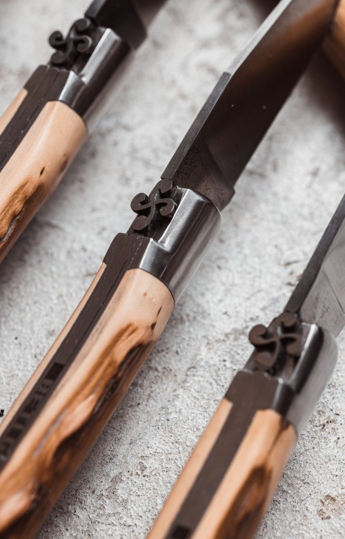 Mizpira, basque knife in medlar wood