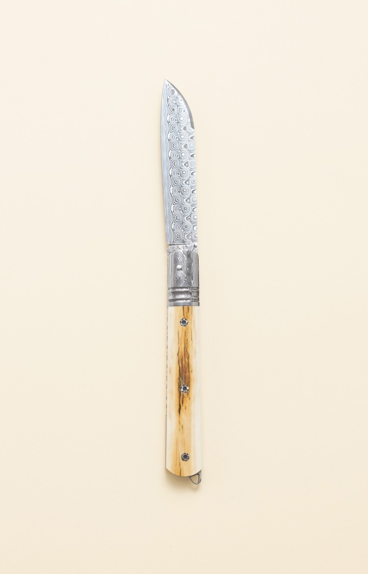 Photo de L'Alios, couteau d'exception en ivoire de mammouth et lame et mitre damas