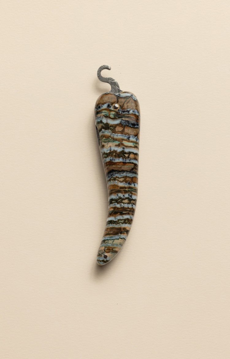 Bixia - forme de piment d'Espelette - couteau de collection, manche en molaire de mammouth