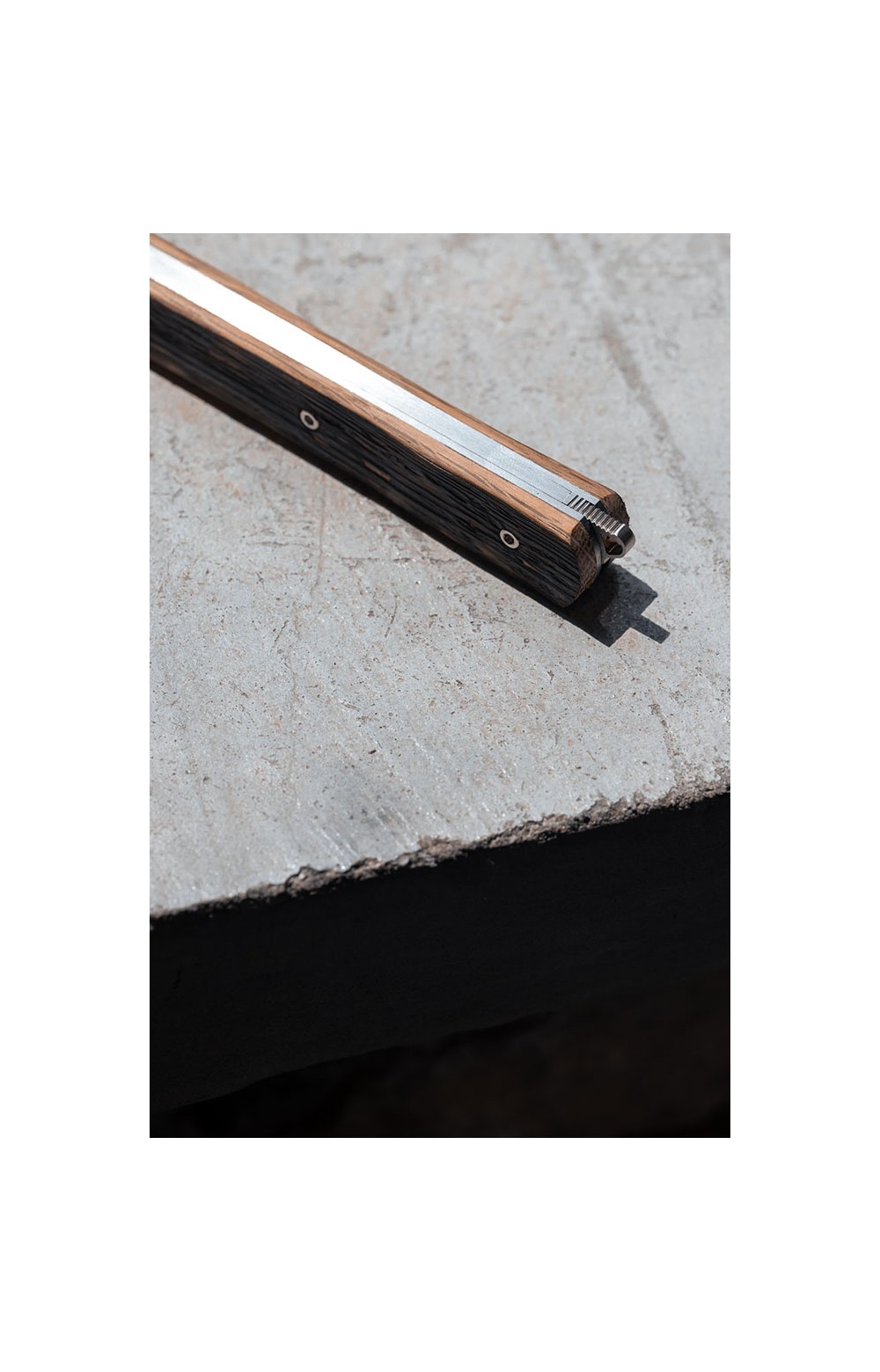 Photo zoom manche couteau Alios en douelle de whisky tourbé français (chêne de barrique )