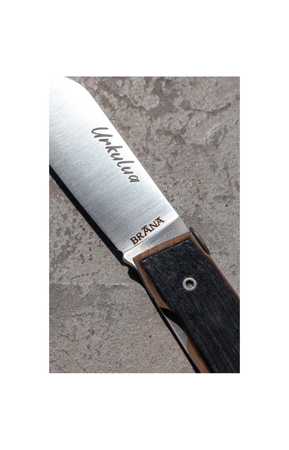 Urkulua - couteau de poche en douelle de Whisky tourbé