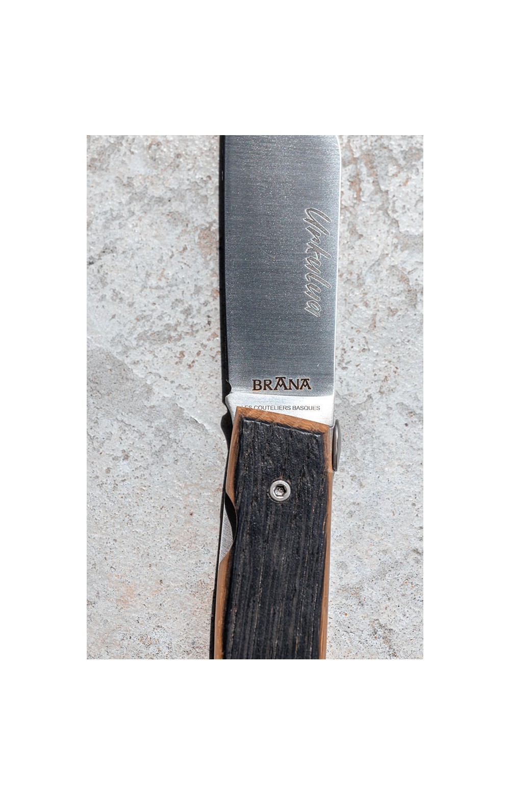 Urkulua - couteau de poche en douelle de Whisky tourbé
