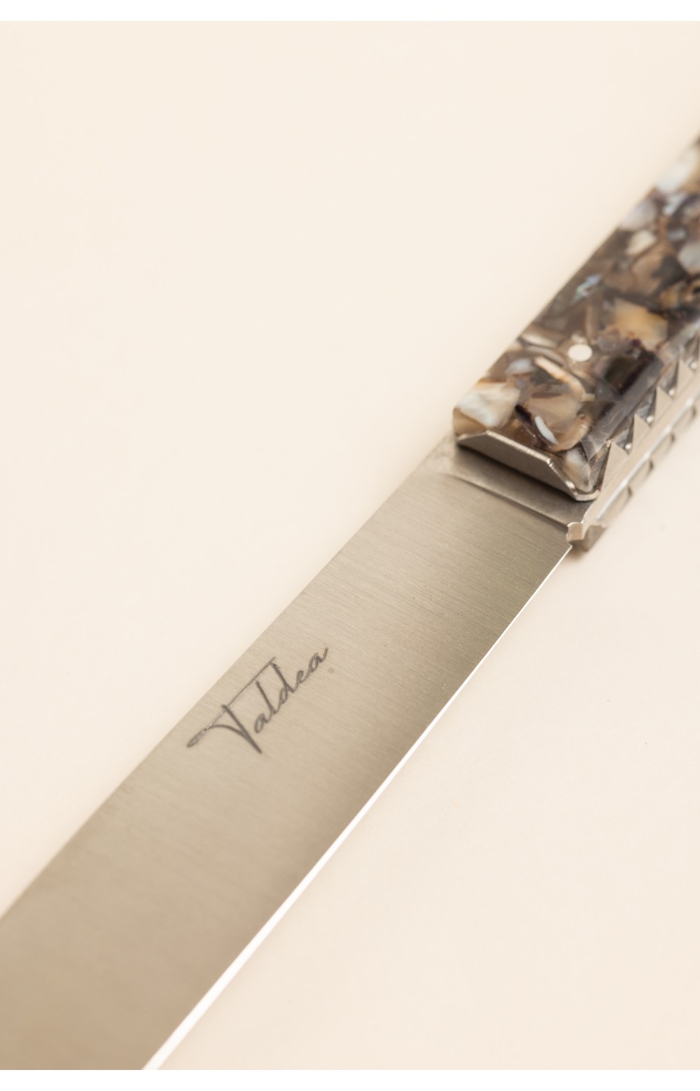 Taldea, couteau de table en coquilles de moules