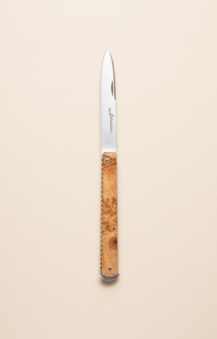 Photo de Artzaina, couteau authentique basque en genévrier, lame ouverte