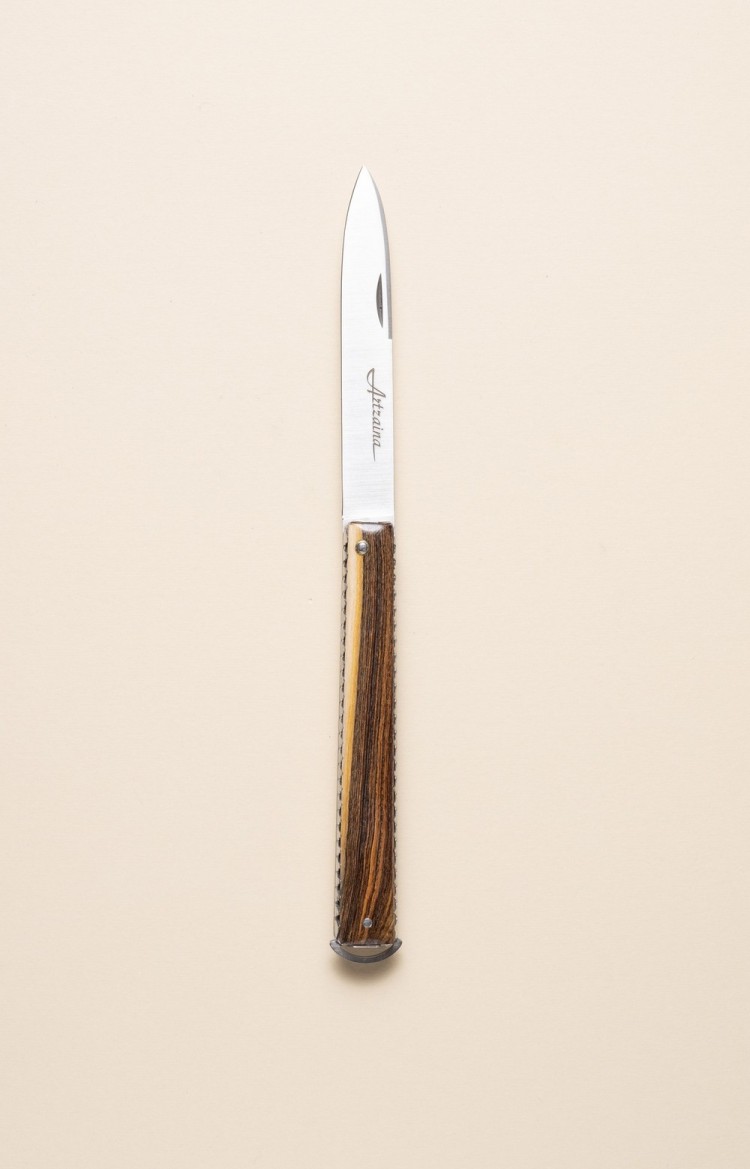 Photo de Artzaina, couteau authentique basque en pistachier, lame ouverte