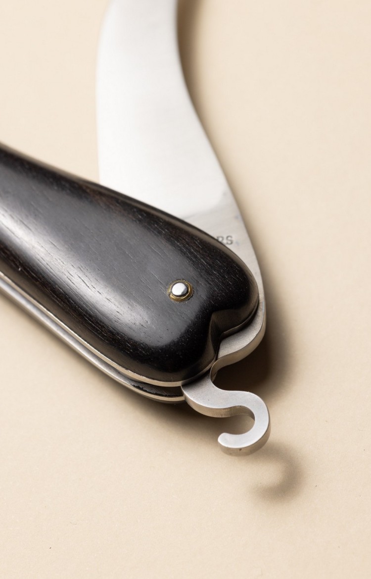 Bixia, wooden pepper shaped knife