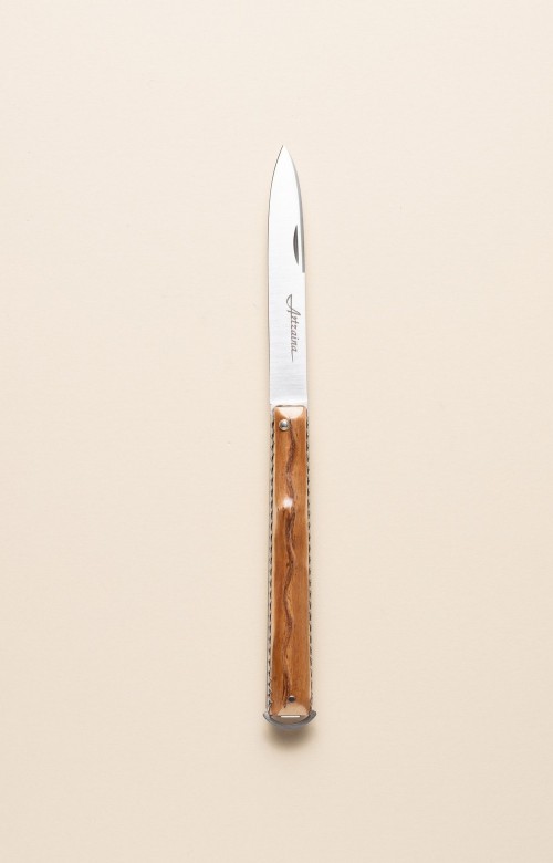 Artzaina - Basque knife made from medlar wood, inspired by the makila