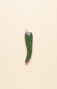 Photo de Bixia couteau artisanal basque en forme de piment d'Espelette vert Photo de Bixia couteau artisanal basque en forme de piment d'Espelette vert