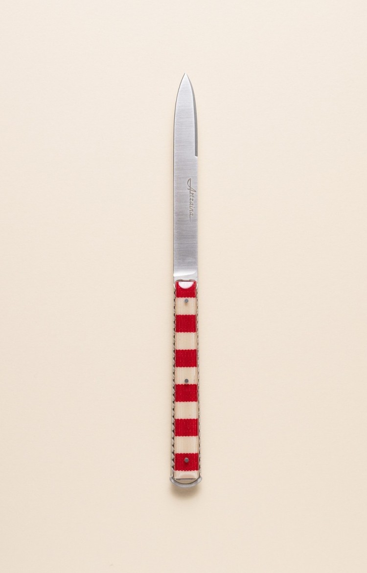 Photo de Artzaina, couteau artisanal en linge basque rouge avec alternance de bandes blanches et rouges