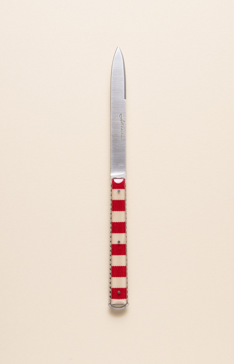 Artzaina, table knife made out of basque table linen