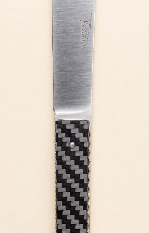 Bixia - couteau artisanal basque en forme de piment d'Espelette en corne de bélier et lame damas