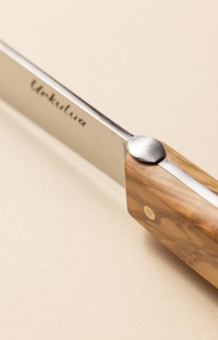Urkulua, couteau de table artisanal et rustique fabriqué à la main