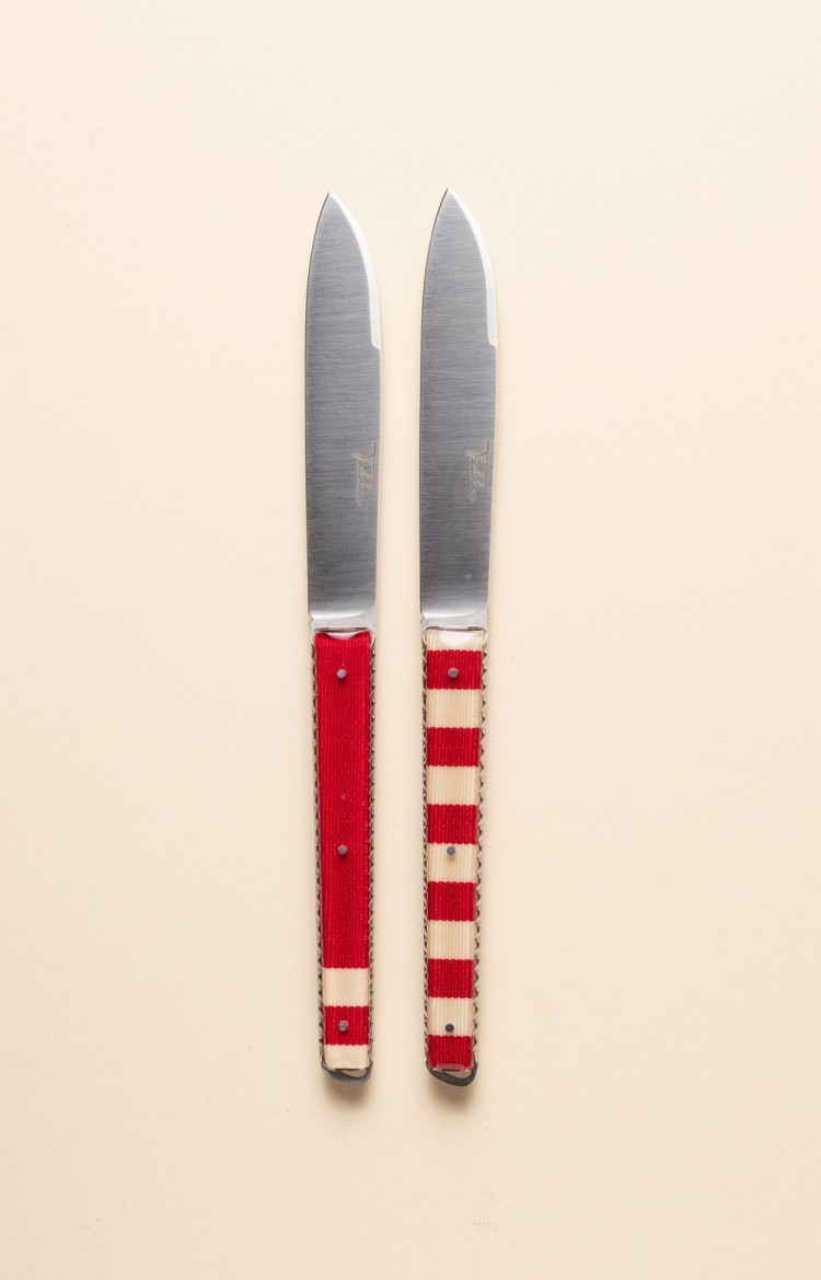 Photo de Taldea, couteau artisanal en linge basque rouge en plusieurs déclinaisons