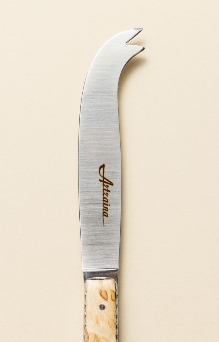 Artzaina, wooden cheese knife