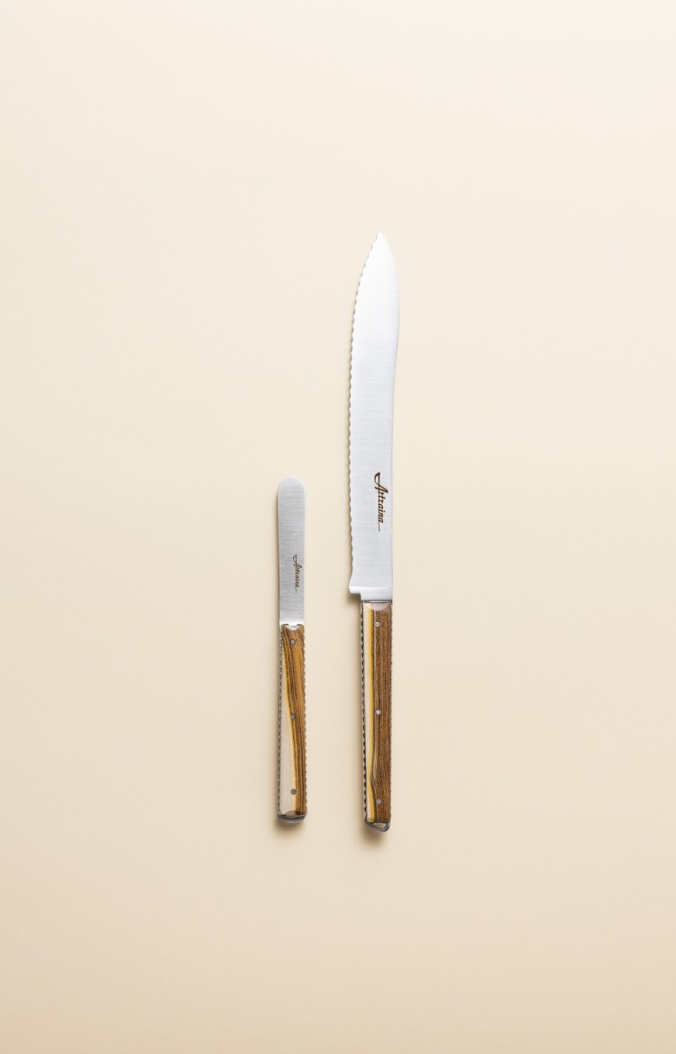 Photo du tartineur et du couteau à pain en pistachier