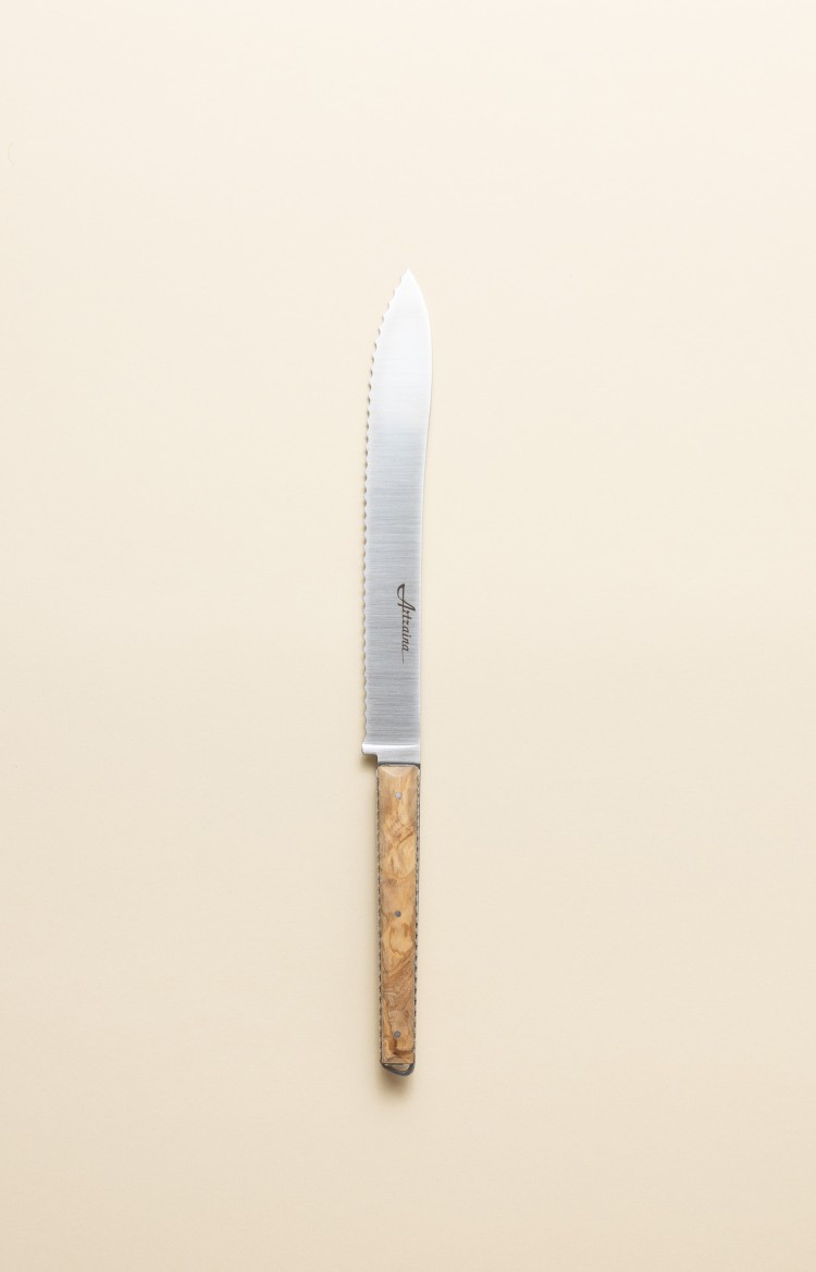 Artzaina, wooden bread knife