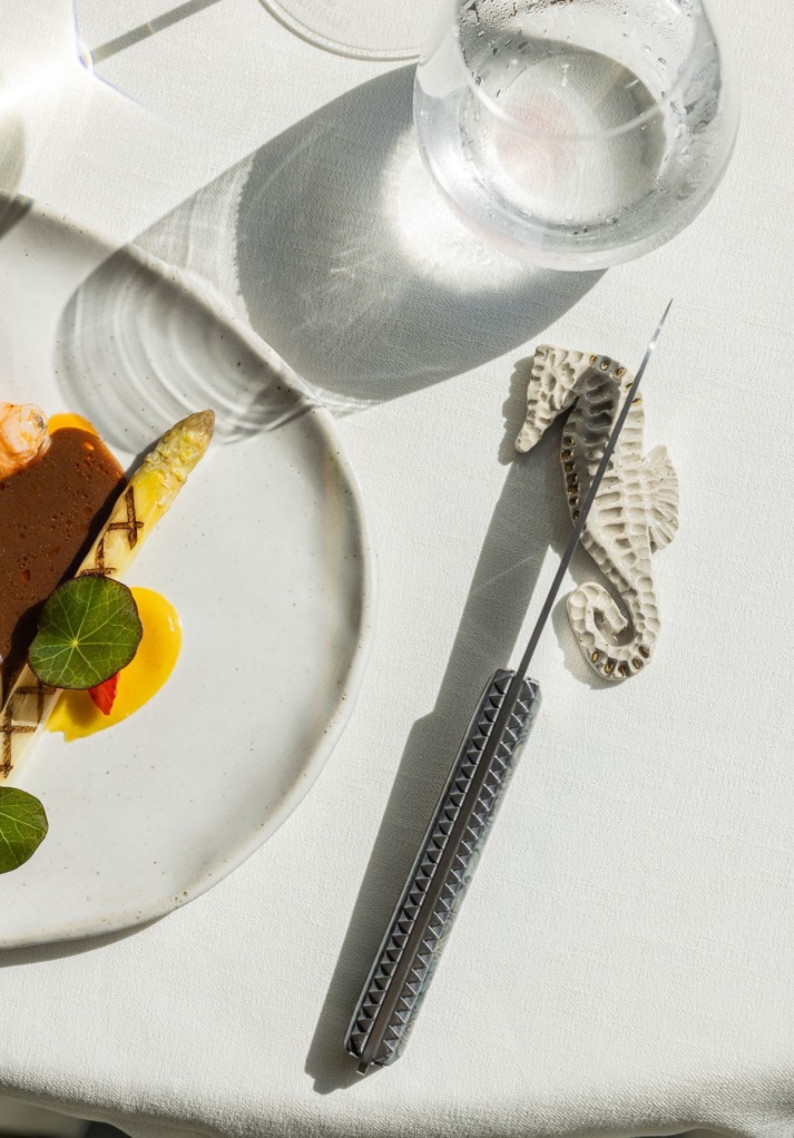 Luxury knife rest – Handcrafted elegance by Les Couteliers Basque